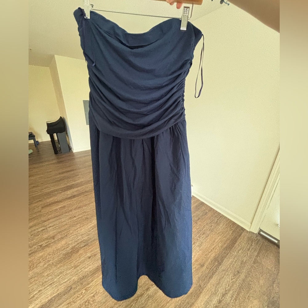 Elegant Navy Blue Strapless Dress